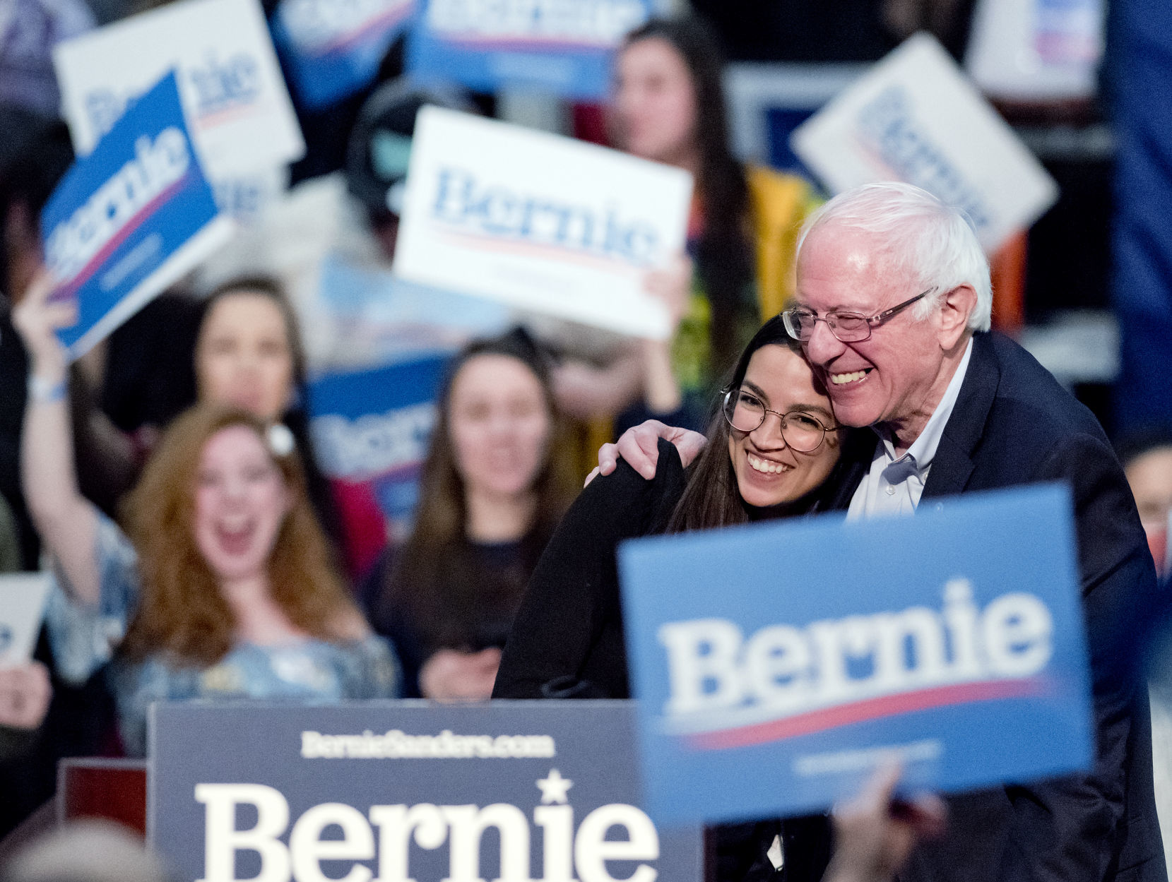 Bernie Sanders rallies in Sioux City